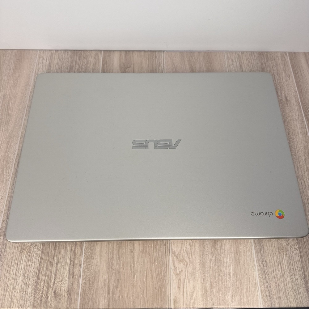 ASUS Chromebook C423NA‎ 14 Laptop Silver 4GB RAM 32GB SSD WiFi Ready